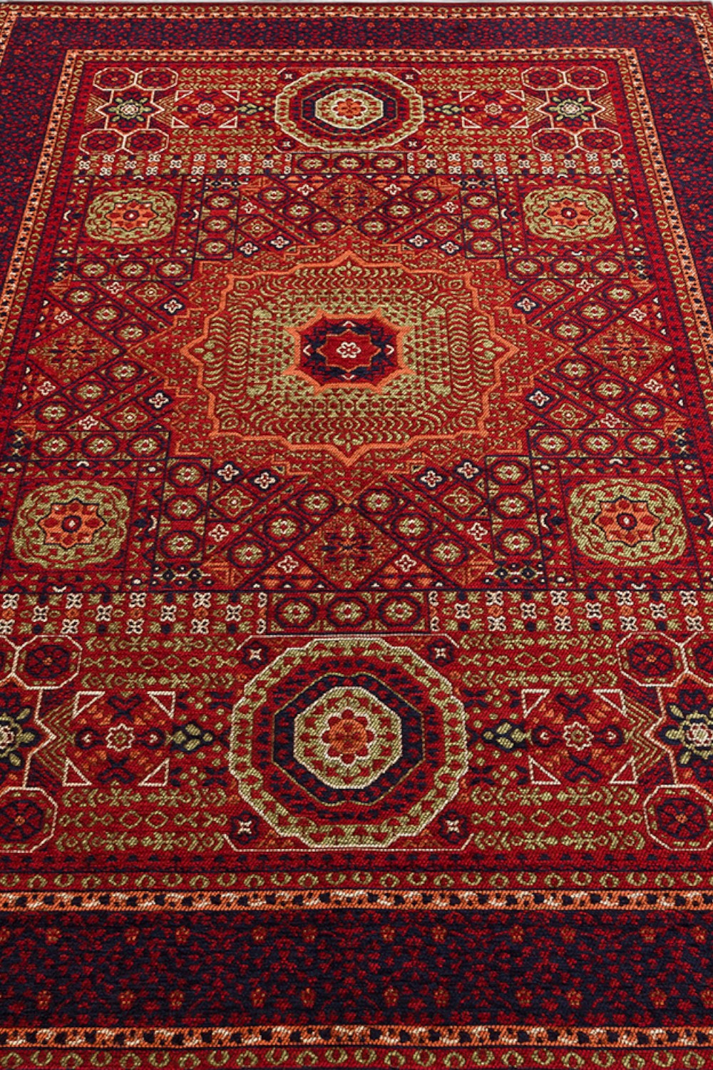 Yağcıbedir Desenli İnce Dokuma Halı