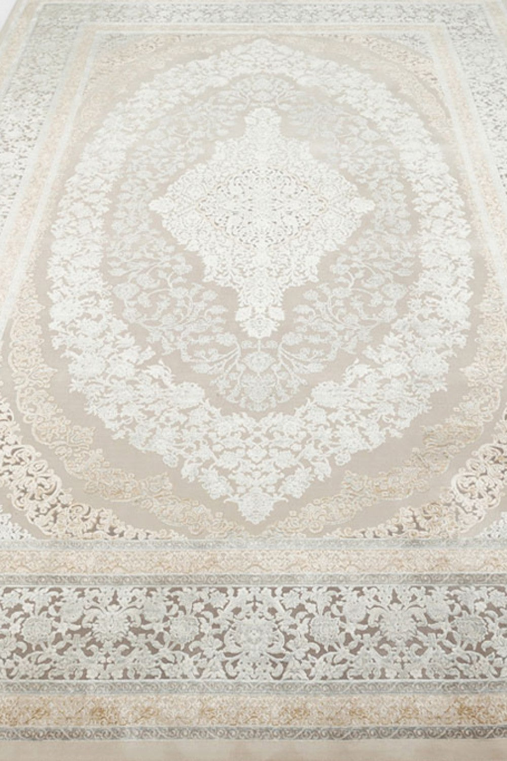 Klasik Desenli Sık Dokuma Halı