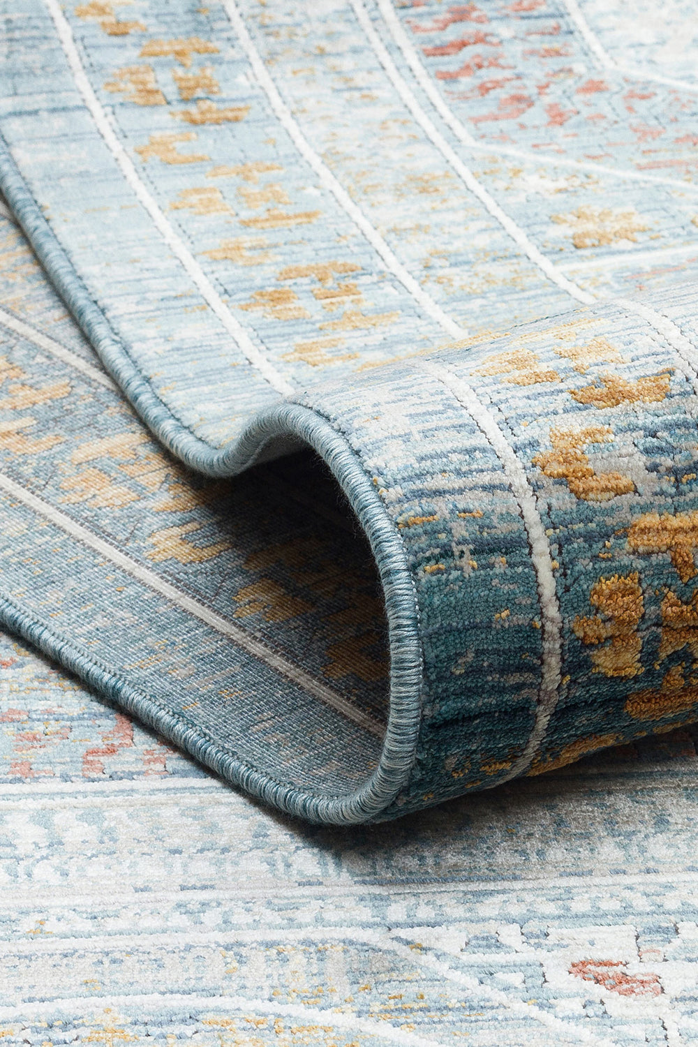 Klasik Desenli Sık Dokuma Halı