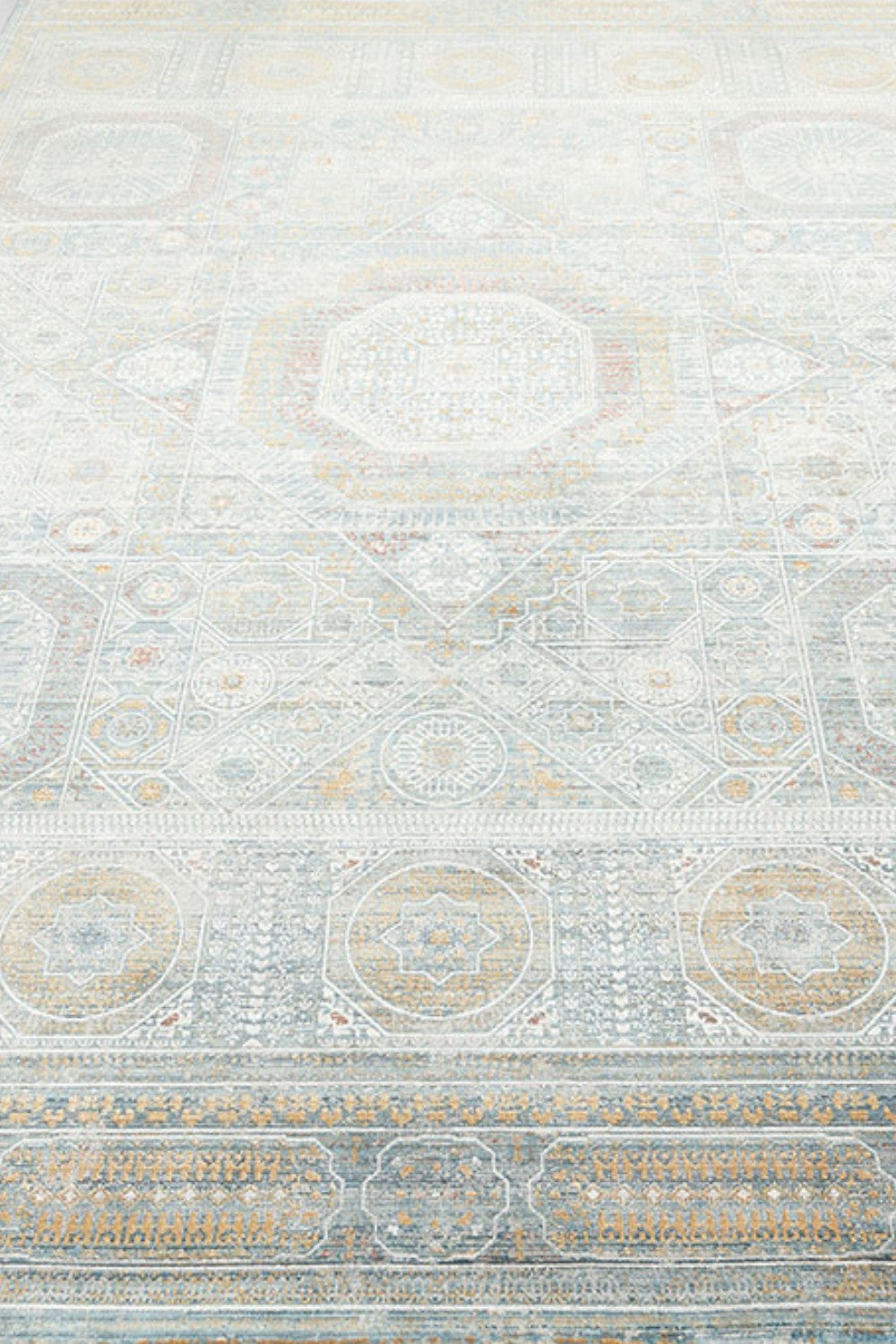 Klasik Desenli Sık Dokuma Halı