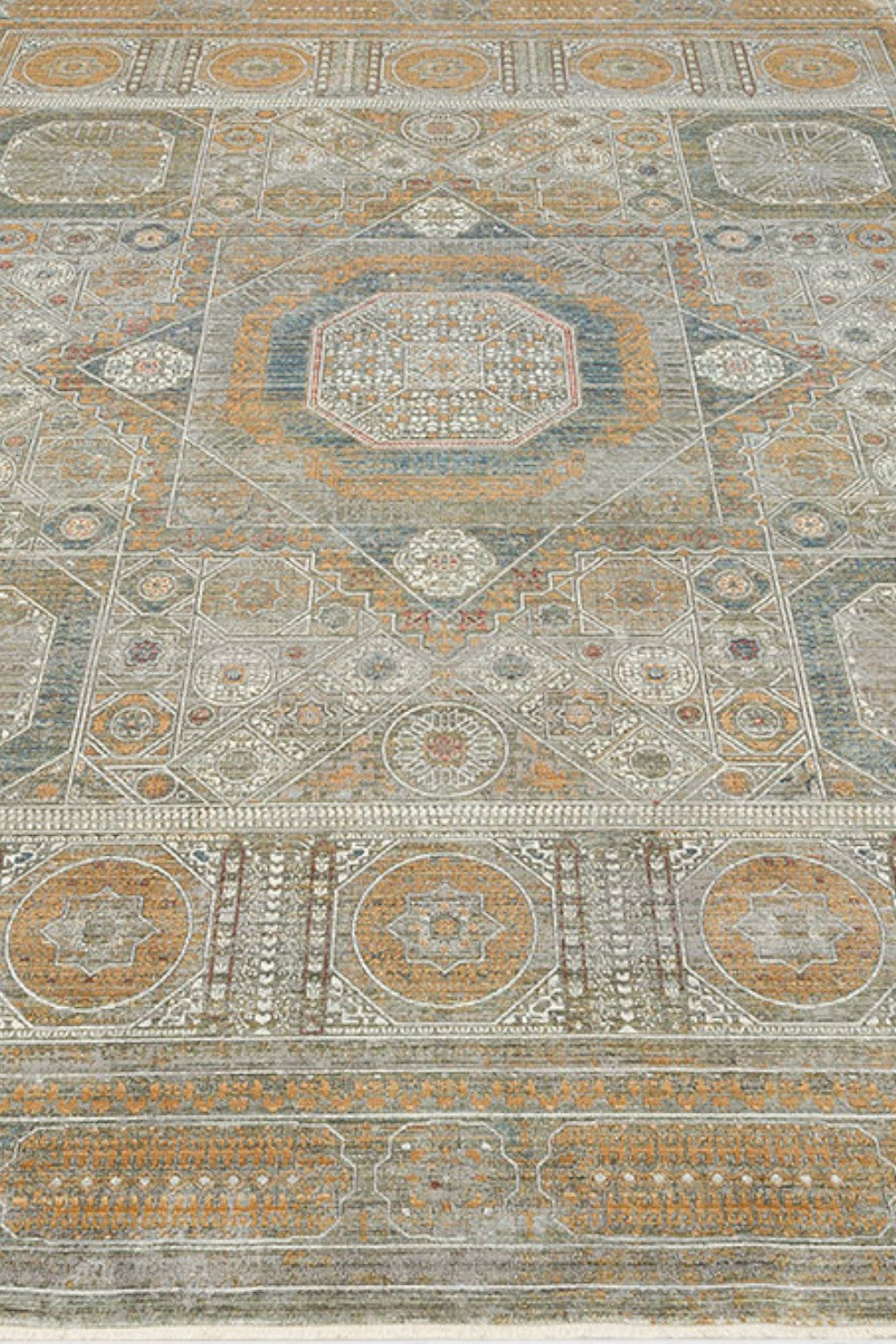 Klasik Desenli Sık Dokuma Halı