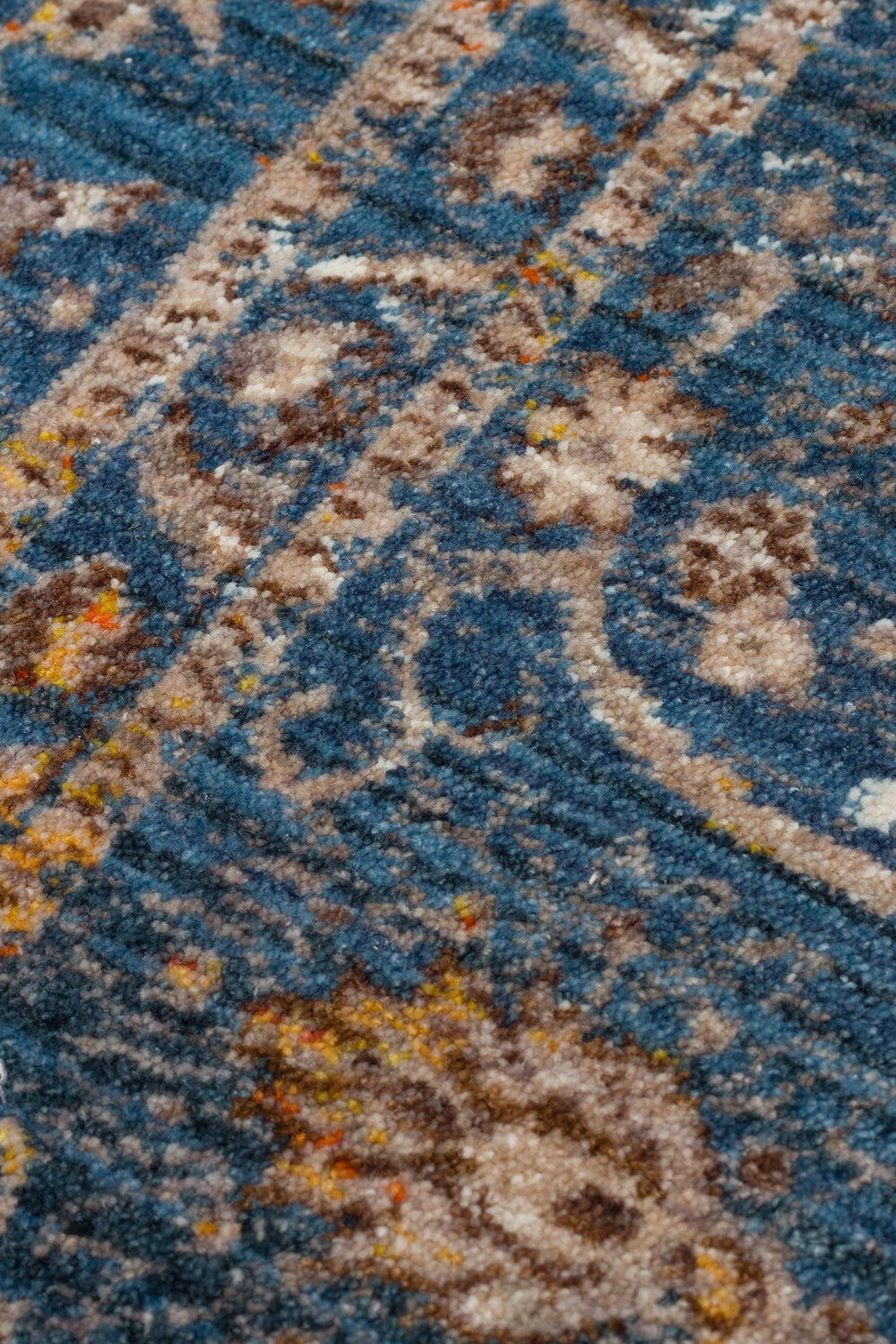 Etnik Desenli Yumuşak Tuşeli Dokuma Halı