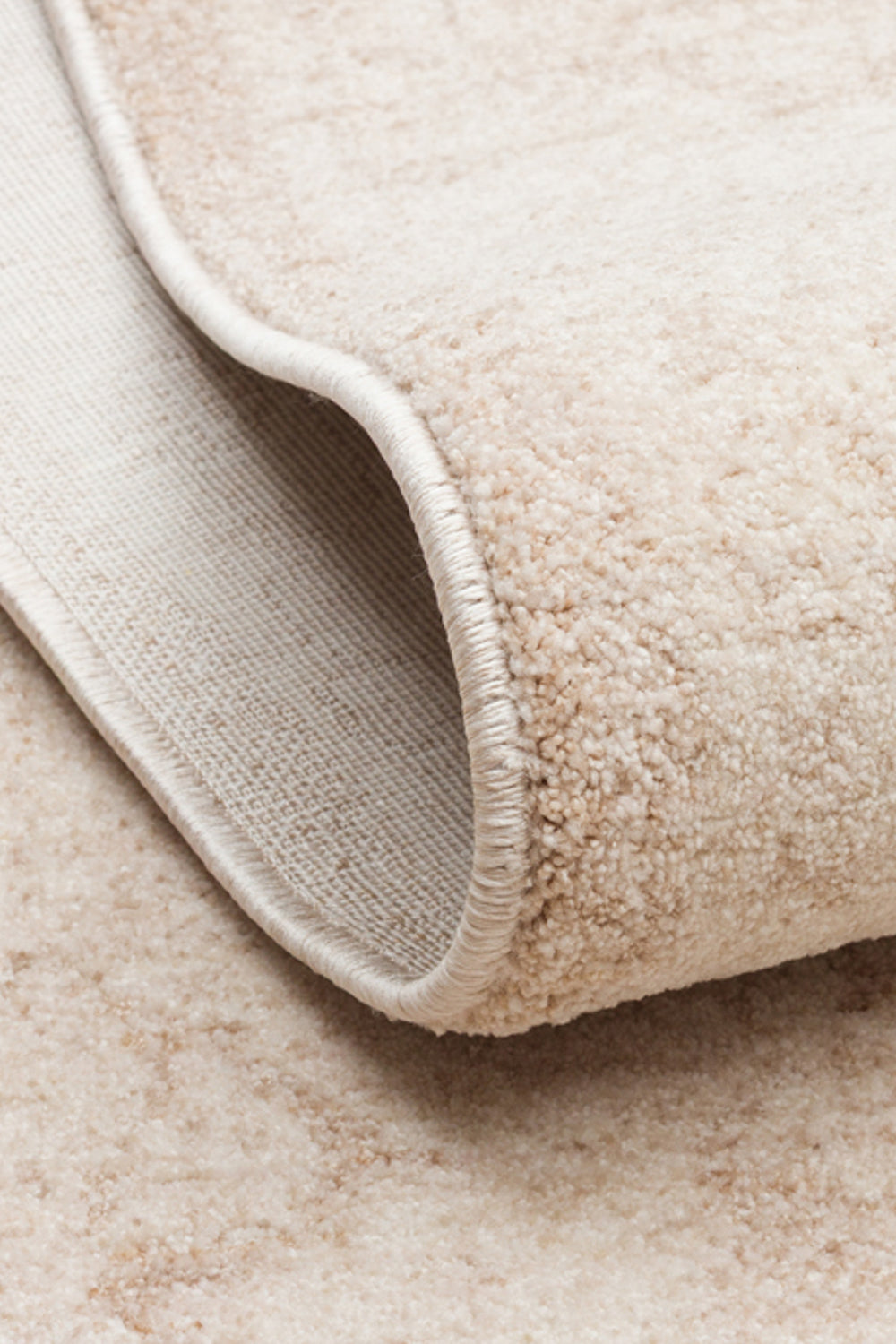 Vintage Görünümlü Yumuşak Tuşeli Dokuma Halı