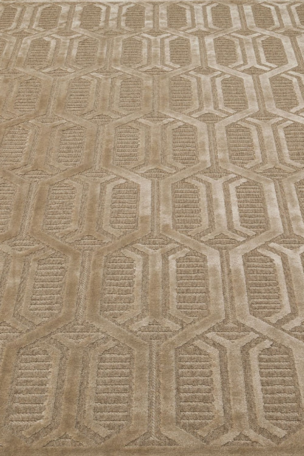 Yün ve Viskon Karışımlı Dokuma Halı