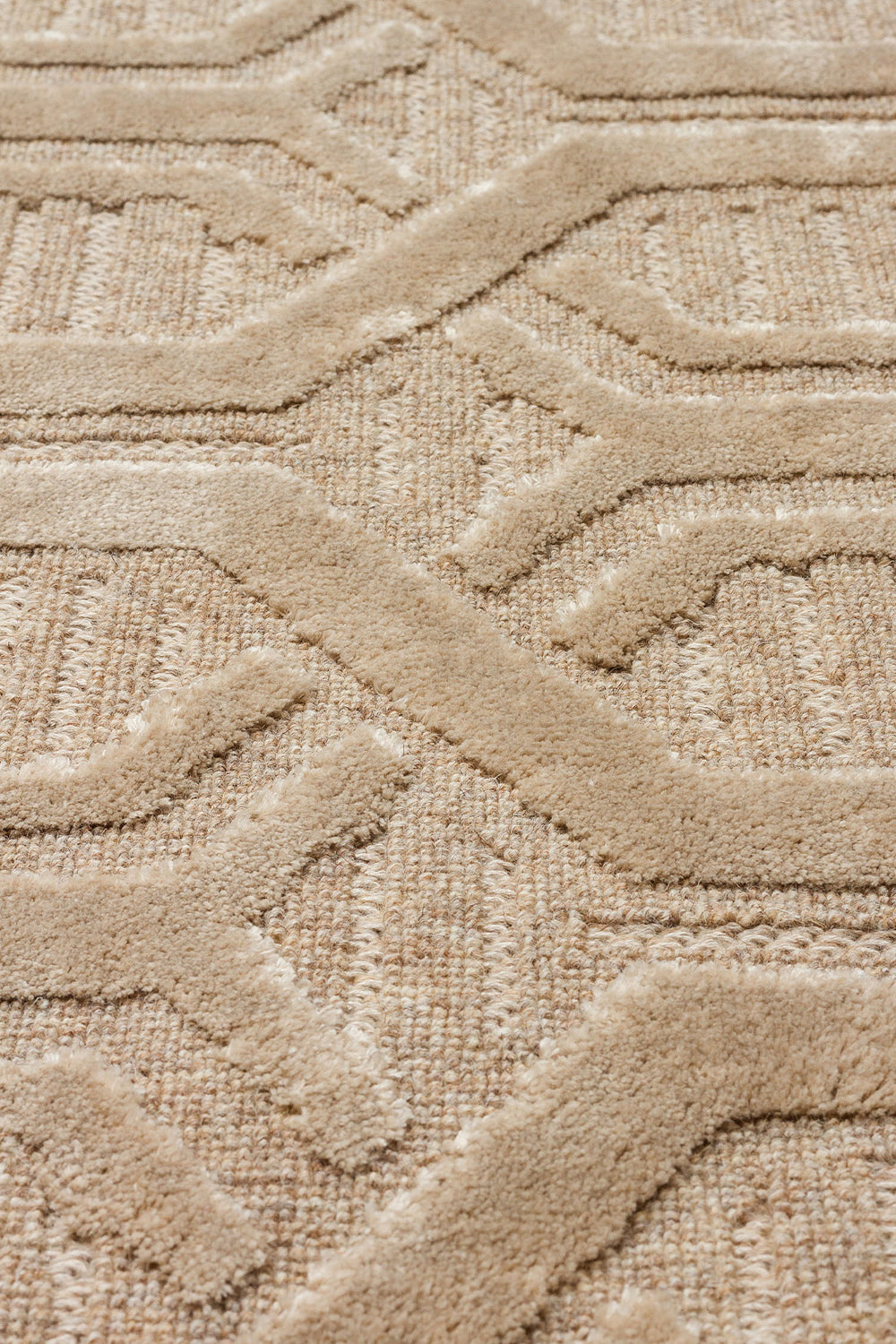 Yün ve Viskon Karışımlı Dokuma Halı