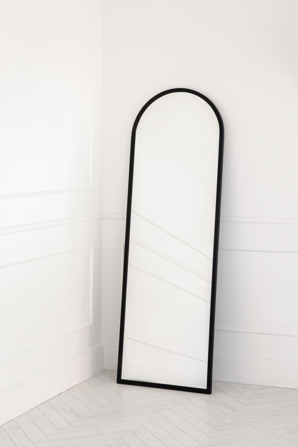 Ayaklı Metal Boy Aynası - Siyah