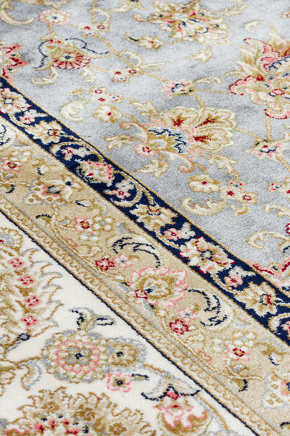 Klasik Desenli Sık Dokuma Halı