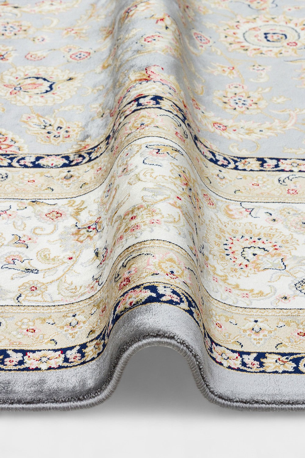 Klasik Desenli Sık Dokuma Halı