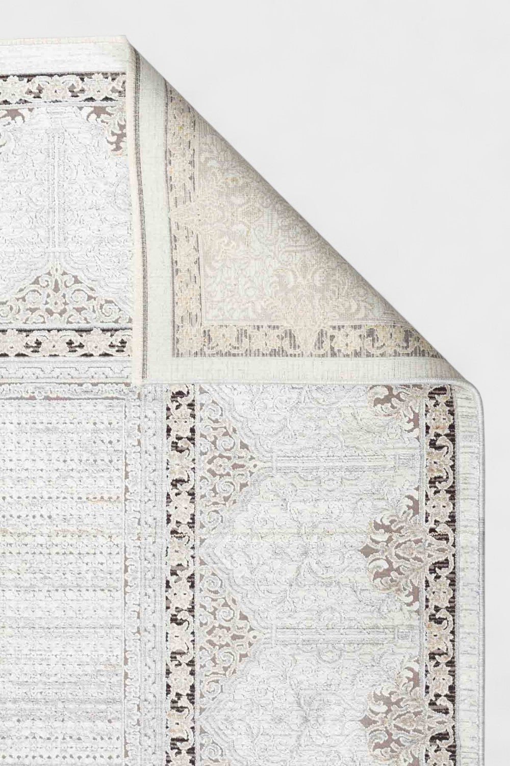 Klasik Desenli Sık Dokuma Halı