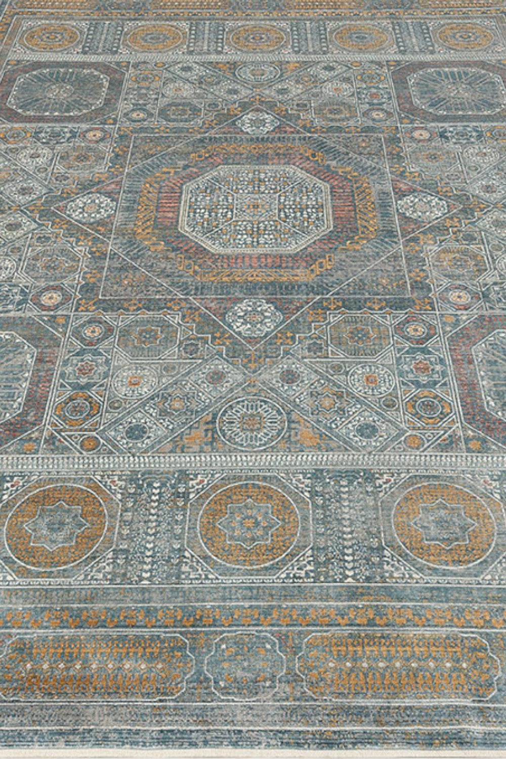 Klasik Desenli Sık Dokuma Halı