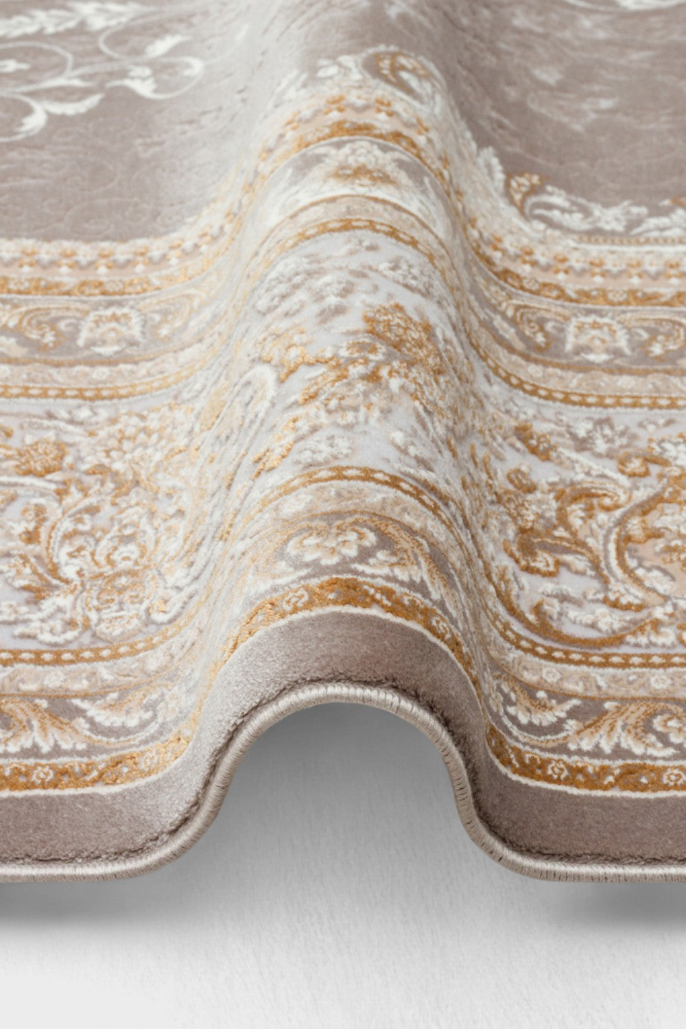 Klasik Desenli Sık Dokuma Halı