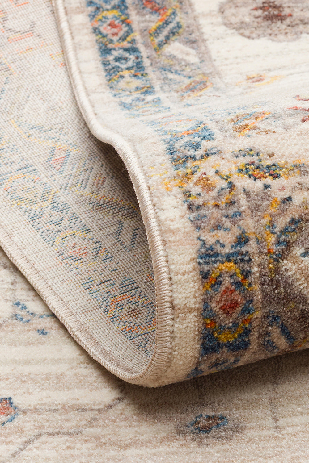 Etnik Desenli Yumuşak Tuşeli Dokuma Halı