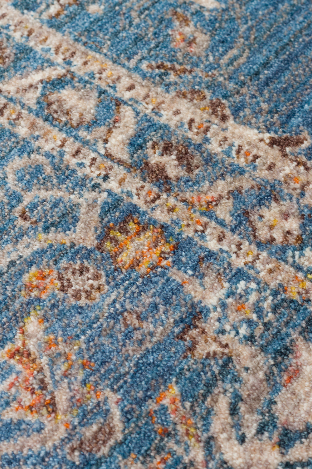 Etnik Desenli Yumuşak Tuşeli Dokuma Halı