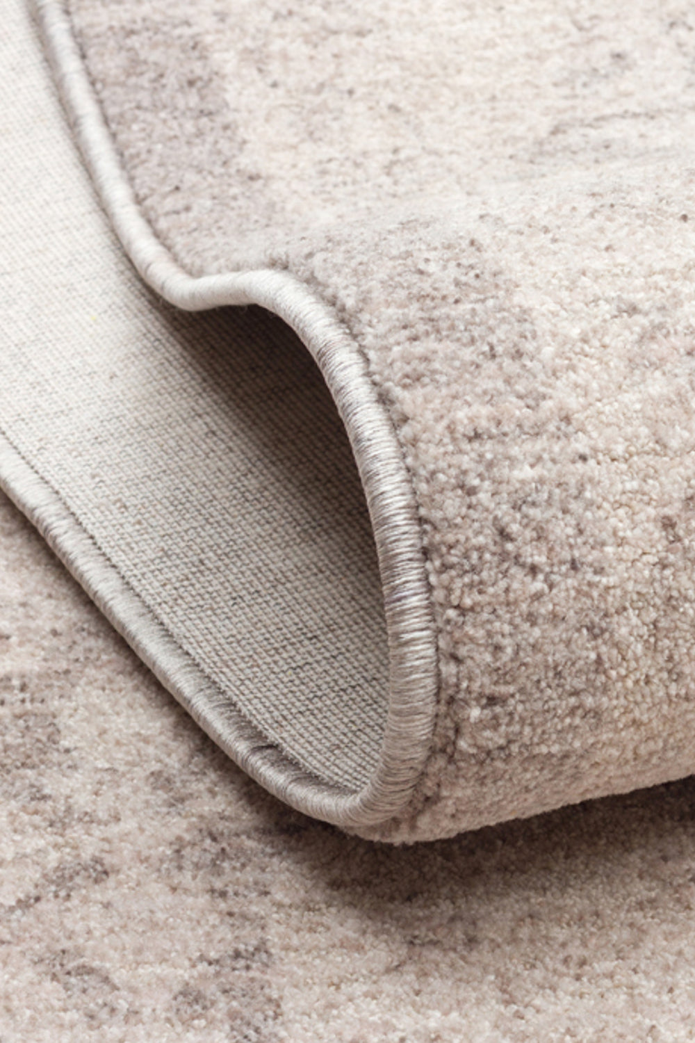 Vintage Görünümlü Yumuşak Tuşeli Dokuma Halı