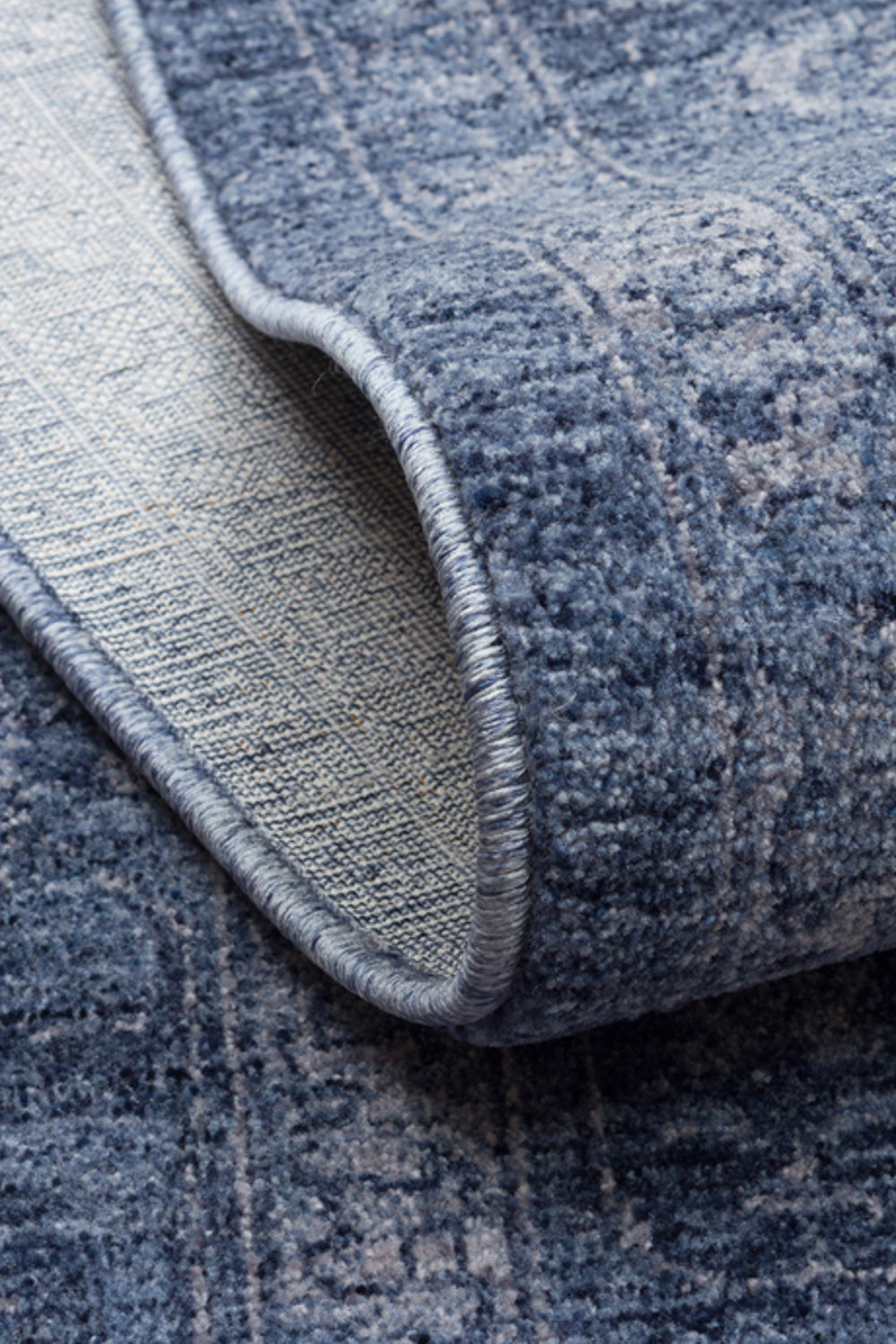 Vintage Görünümlü Yumuşak Tuşeli Dokuma Halı