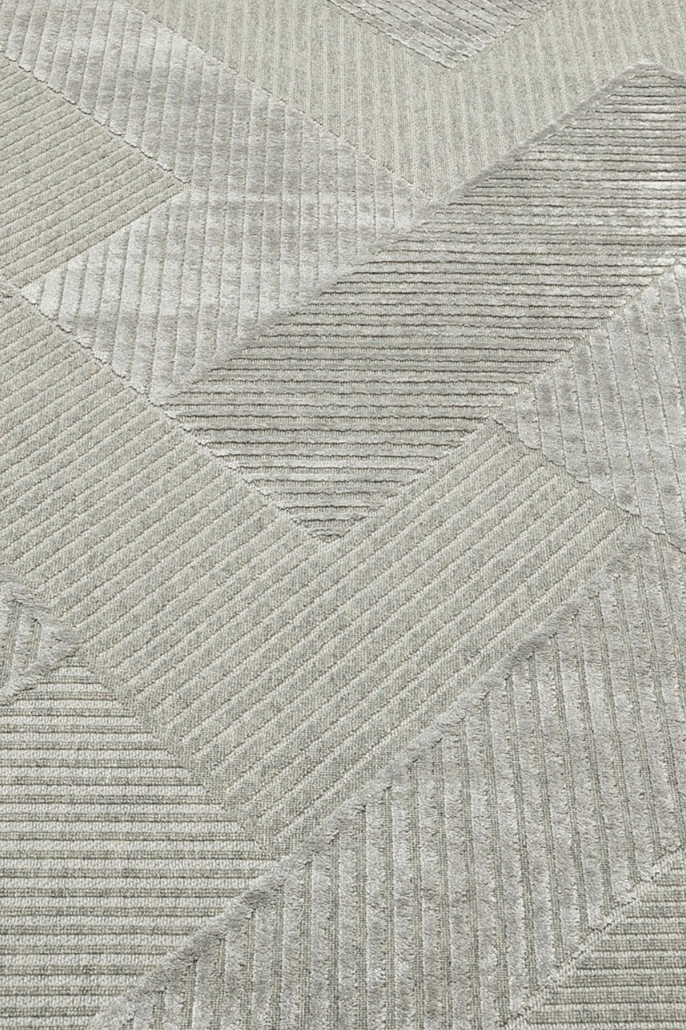 Yün ve Viskon Karışımlı Dokuma Halı