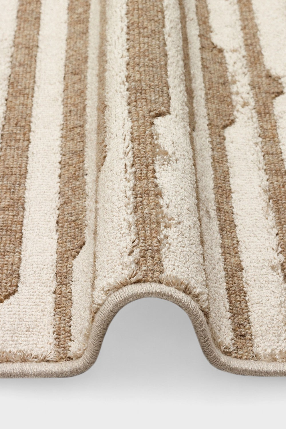 Yün ve Viskon Karışımlı Dokuma Halı