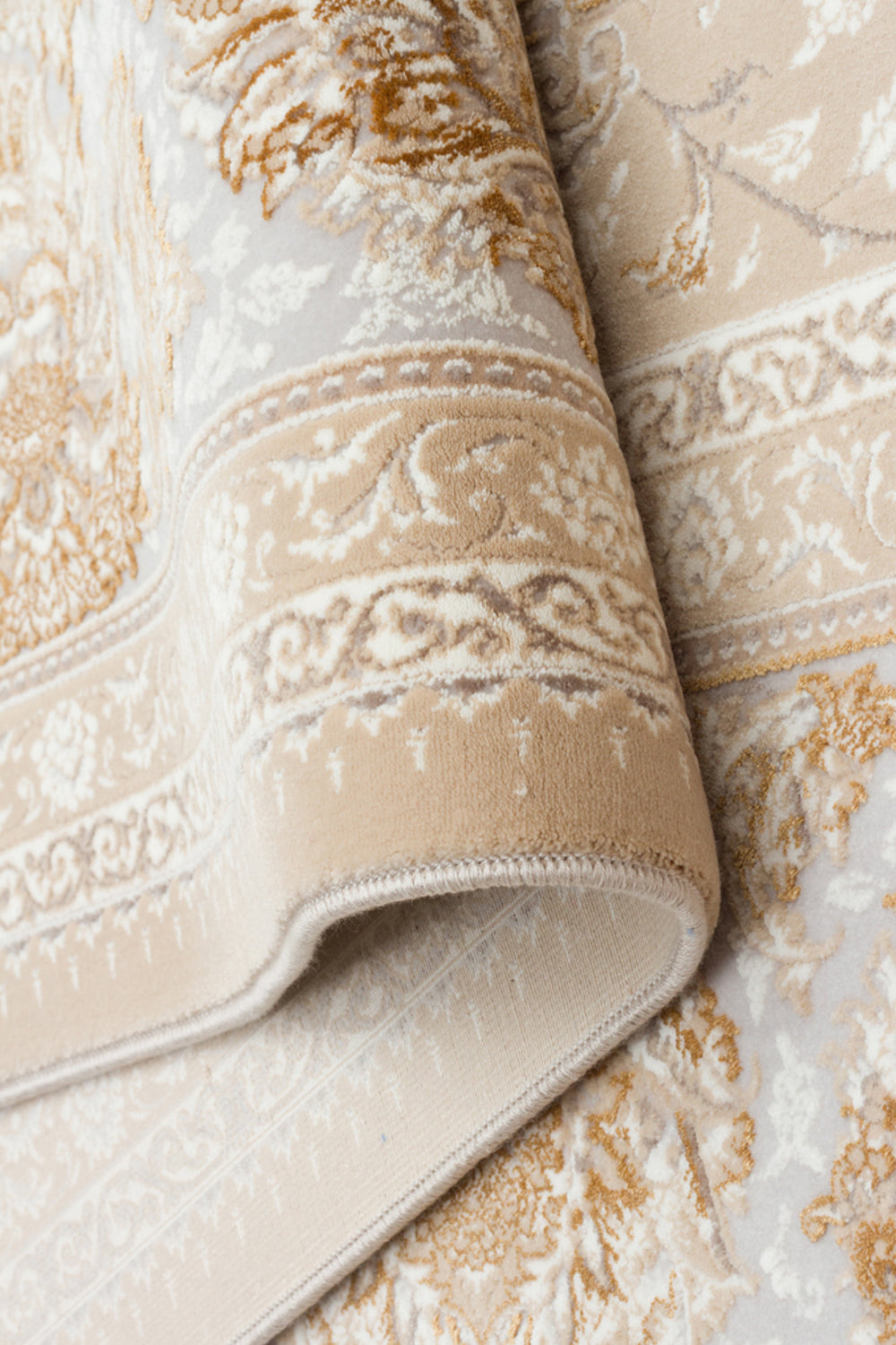 Klasik Desenli Sık Dokuma Halı