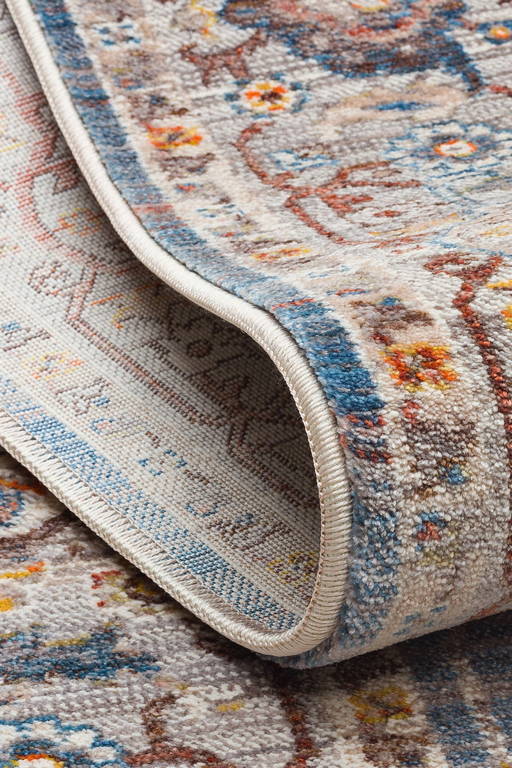 Etnik Desenli Yumuşak Tuşeli Dokuma Halı