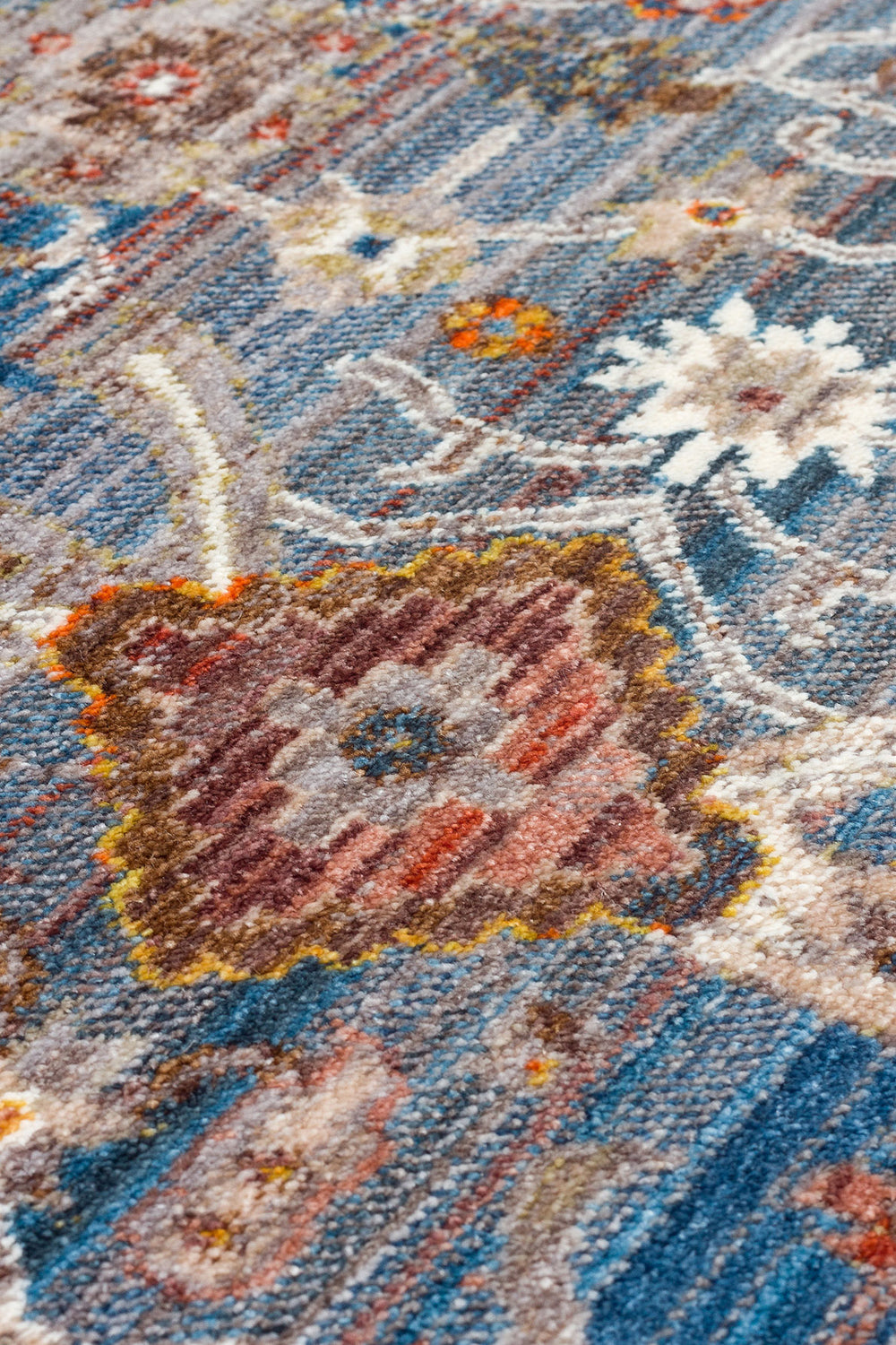 Etnik Desenli Yumuşak Tuşeli Dokuma Halı